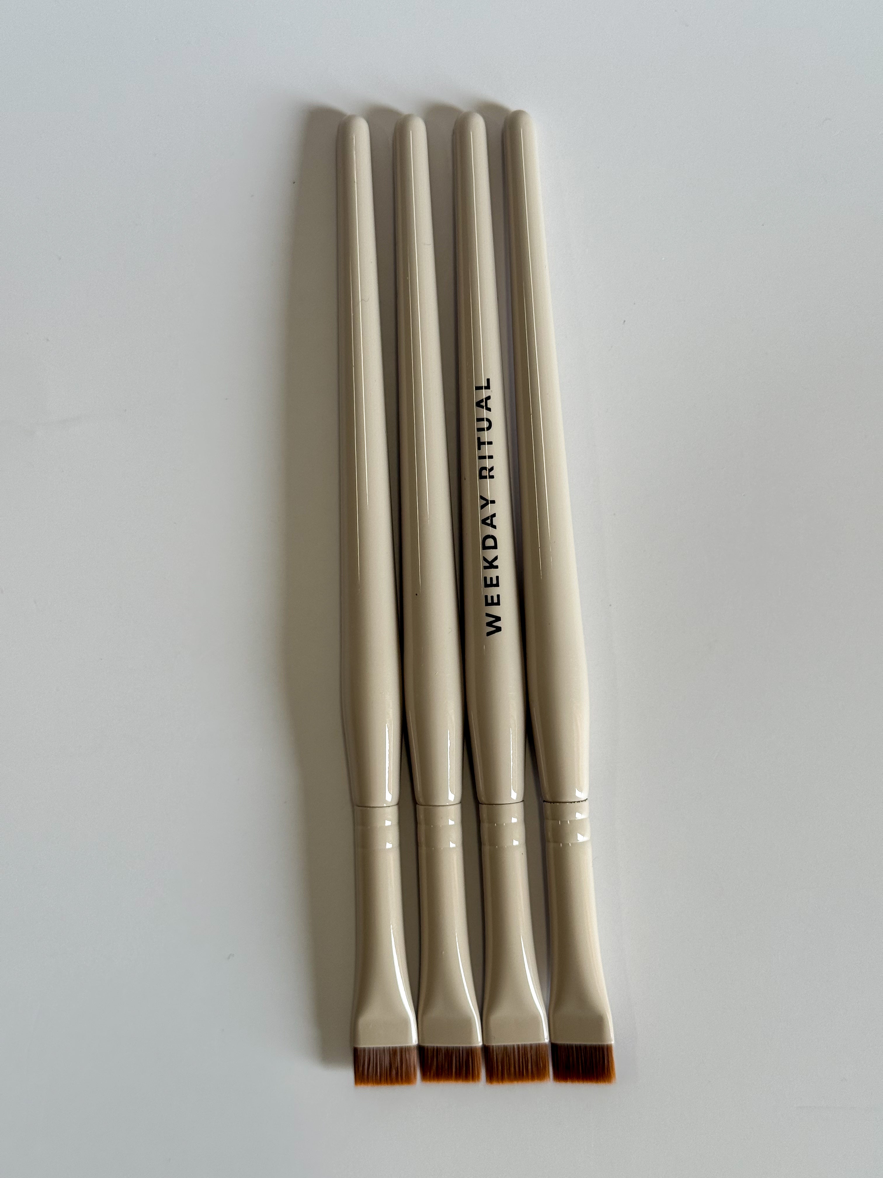 No. 02 The Carve | Flat Concealer Brow Brush