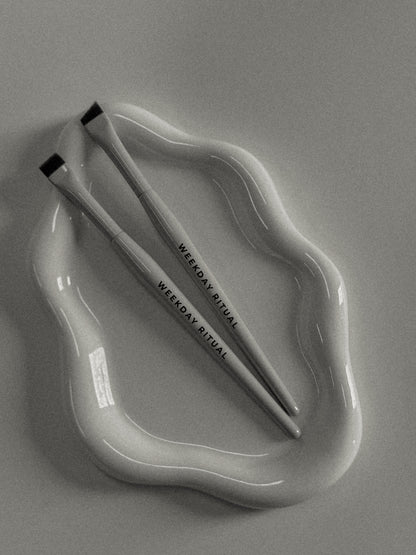 No. 02 The Carve | Flat Concealer Brow Brush