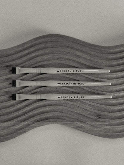 No. 02 The Carve | Flat Concealer Brow Brush