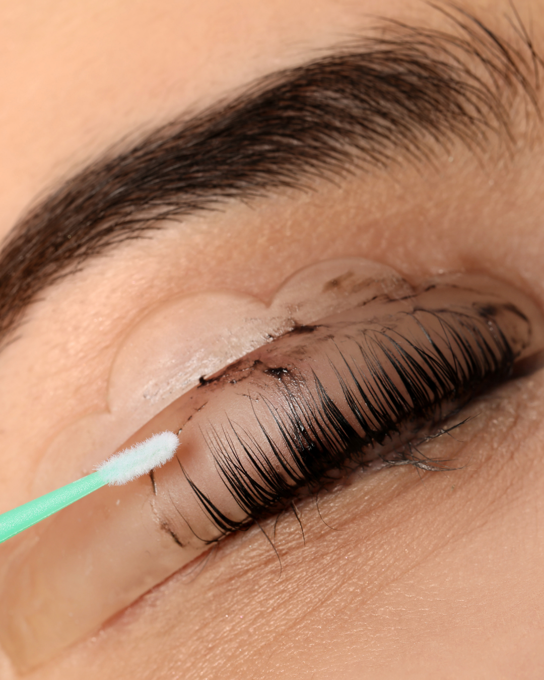 Lash tint
